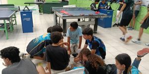 Mesa #5: Niños, adolescentes y padres de familia escuela de Taekwondo -Karate-Tenis de mesa-16 de junio/25- Salón de Tenis Coliseo Carlos Lleras. Fuente propia.